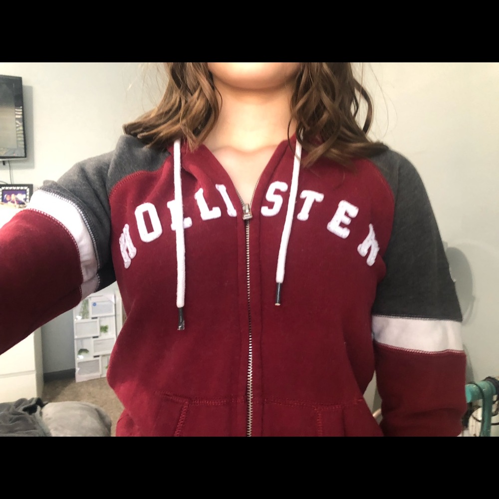 i am selling a Hollister red cozy cotton jacket!❤️